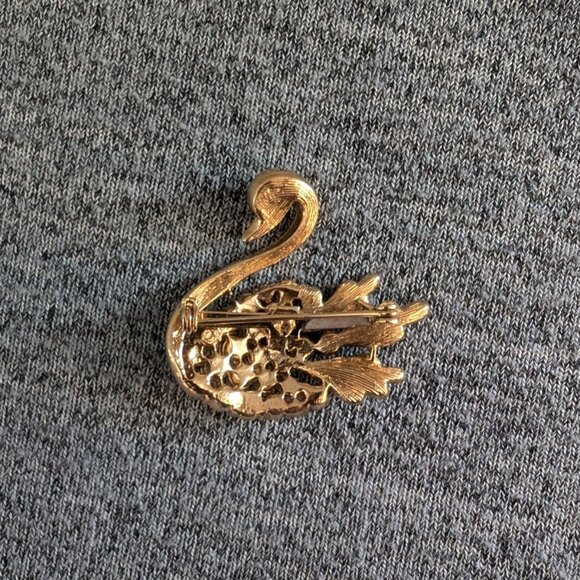 Gold-toned Coro Swan Brooch with Clear Rhinestones, Signed - Picture 2 of 3
